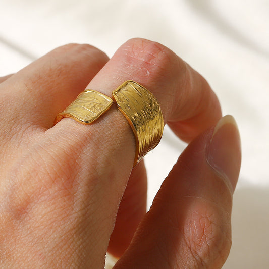 Gold Ribbon Ring