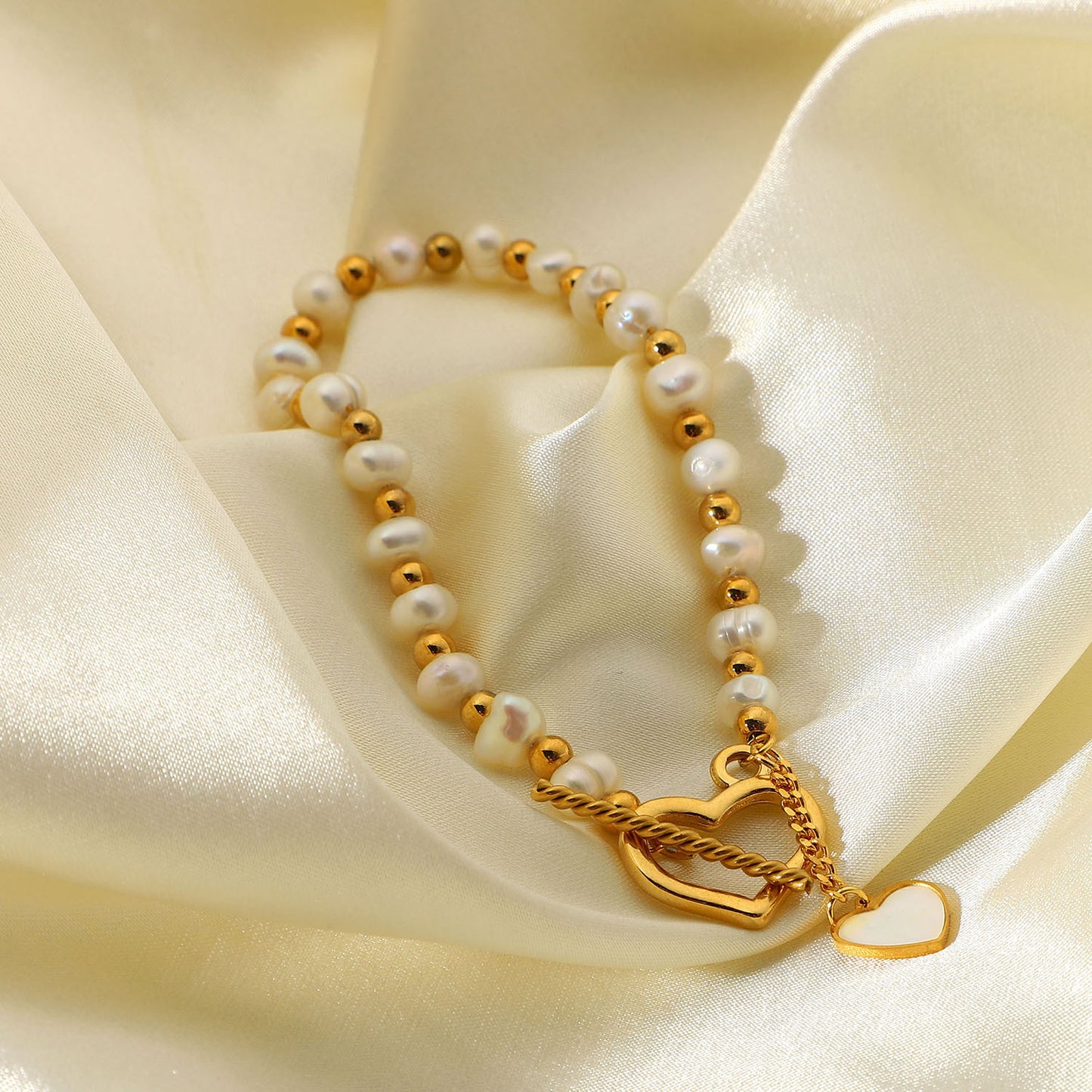 Open Hreat Pearl Bracelet