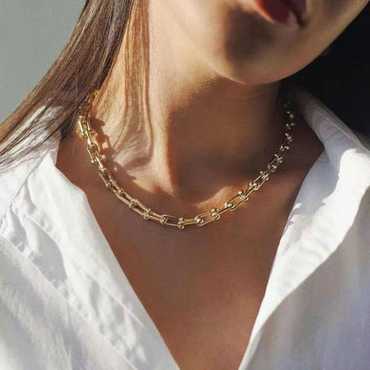 U Sharp Chain Necklace