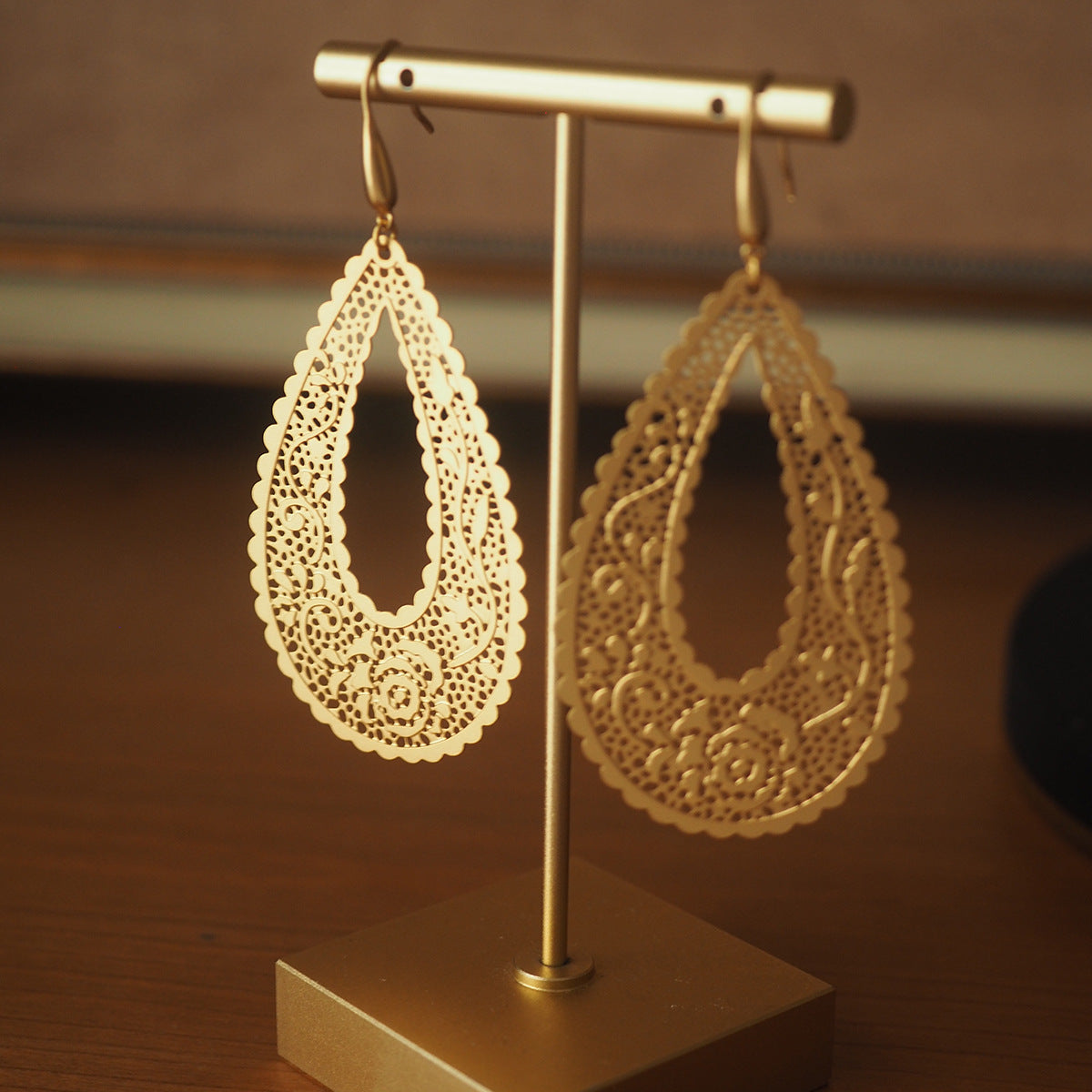 Hollow Out Water Drop Earrings