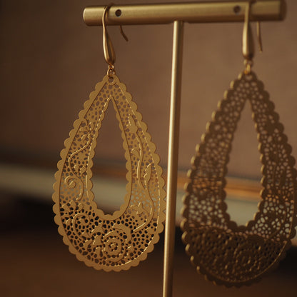 Hollow Out Water Drop Earrings