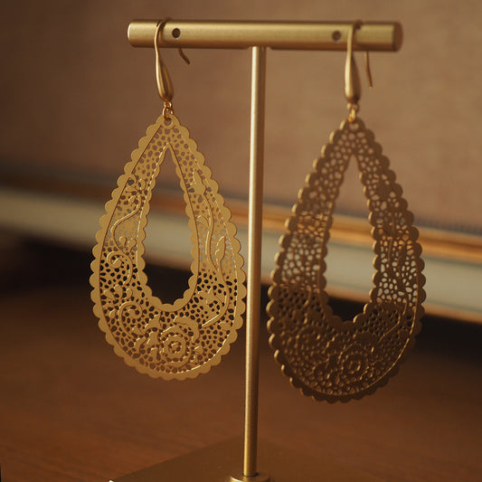 Hollow Out Water Drop Earrings