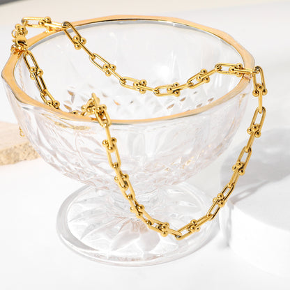 U Sharp Chain Necklace