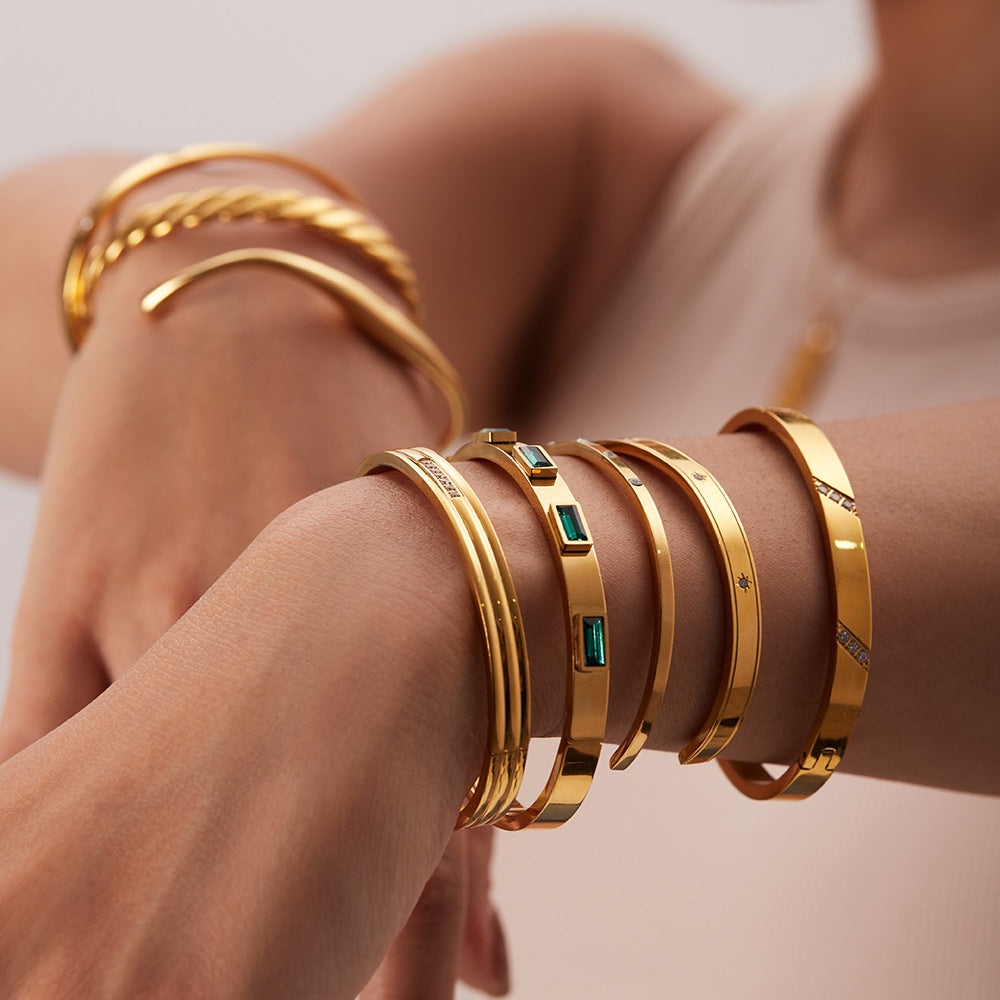 Tarnish-Free 18k Gold Bracelet Collection
