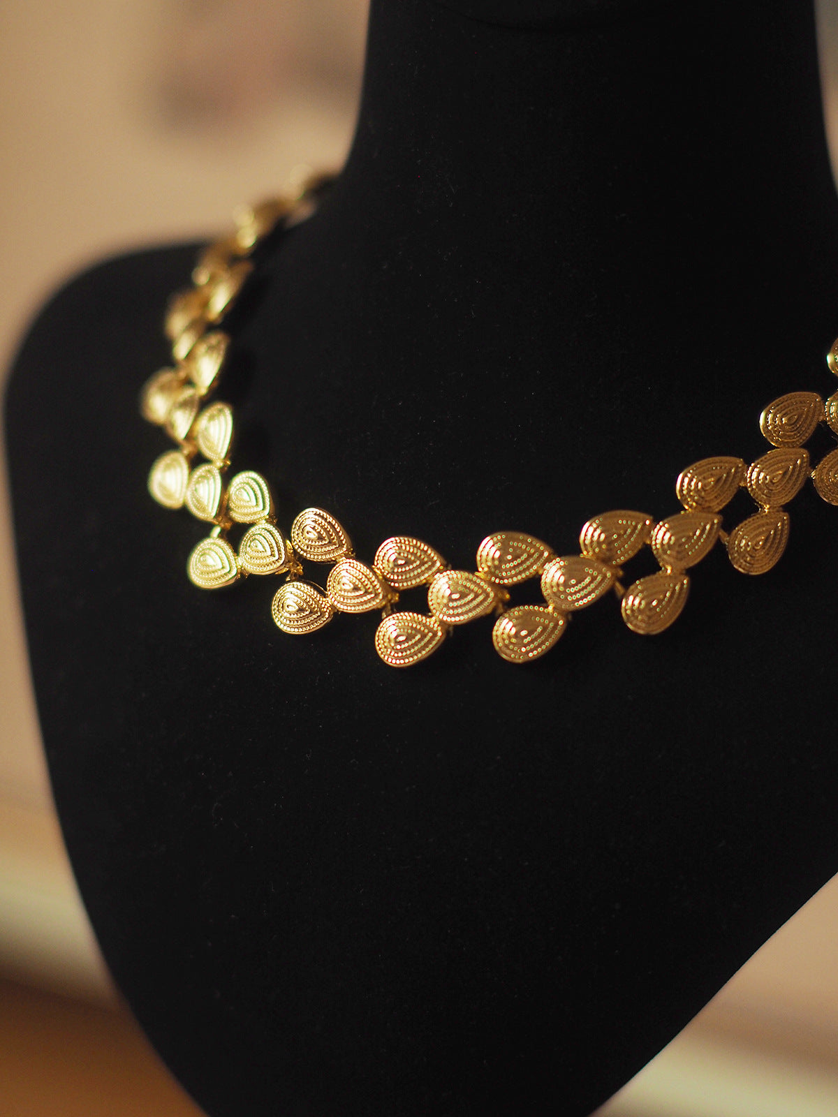 Vintage leaf Necklace