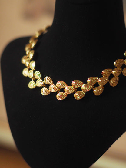 Vintage leaf Necklace